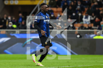 2022-03-19 - Felipe Caicedo of FC Internazionale in action during the Serie A 2021/22 football match between FC Internazionale and ACF Fiorentina at Giuseppe Meazza Stadium, Milan, Italy on March 19, 2022 - INTER - FC INTERNAZIONALE VS ACF FIORENTINA - ITALIAN SERIE A - SOCCER