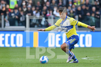 2022-03-20 - Paulo Dybala of Juventus FC in action during the Serie A 2021/22 match between Juventus FC and US Salernitana at Allianz Stadium on March 20, 2022 in Turin, Italy-Photo ReporterTorino - JUVENTUS FC VS US SALERNITANA - ITALIAN SERIE A - SOCCER
