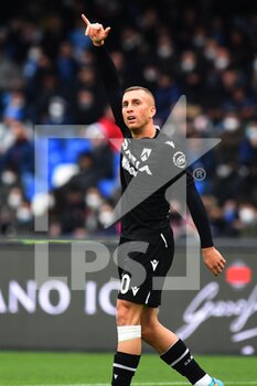 2022-03-19 - Gerard Deulofeu ( Udinese Calcio ) cheers after scoring the goal  during the Serie A 2021/22 match between SSC. Napoli and Udinese Calcio at Diego Armando Maradona Stadium, Italy March 19,2022 - SSC NAPOLI VS UDINESE CALCIO - ITALIAN SERIE A - SOCCER