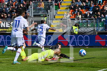 2022-03-20 - Sampdoria ’s Stefano Sensi celebrates after scoring a goal  0-2 of Sampdoria ’s Francesco Caputo - VENEZIA FC VS UC SAMPDORIA - ITALIAN SERIE A - SOCCER