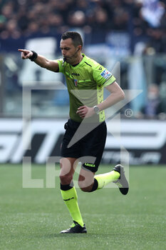 2022-04-03 - The referee Marco Di Bello assigns a penalty kick for SSC Napoli - ATALANTA BC VS SSC NAPOLI - ITALIAN SERIE A - SOCCER