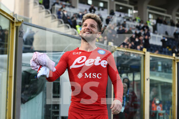 2022-04-03 - Dries Mertens (SSC Napoli) greets fans - ATALANTA BC VS SSC NAPOLI - ITALIAN SERIE A - SOCCER