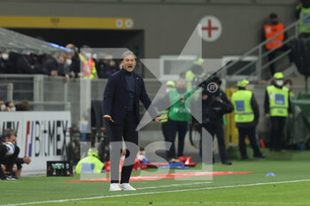 2022-04-04 - Miroslav Tanjga Vice Coach of Bologna FC reacts from the bench during the Serie A 2021/22 football match between AC Milan and Bologna FC at Giuseppe Meazza Stadium, Milan, Italy on April 04, 2022 - AC MILAN VS BOLOGNA FC - ITALIAN SERIE A - SOCCER