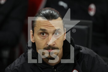 2022-04-04 - Zlatan Ibrahimovic of AC Milan looks on during the Serie A 2021/22 football match between AC Milan and Bologna FC at Giuseppe Meazza Stadium, Milan, Italy on April 04, 2022 - AC MILAN VS BOLOGNA FC - ITALIAN SERIE A - SOCCER