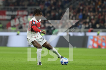 2022-04-04 - Rafael Leao of AC Milan in action during the Serie A 2021/22 football match between AC Milan and Bologna FC at Giuseppe Meazza Stadium, Milan, Italy on April 04, 2022 - AC MILAN VS BOLOGNA FC - ITALIAN SERIE A - SOCCER