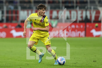 2022-04-04 - Aaron Hickey of Bologna FC in action during the Serie A 2021/22 football match between AC Milan and Bologna FC at Giuseppe Meazza Stadium, Milan, Italy on April 04, 2022 - AC MILAN VS BOLOGNA FC - ITALIAN SERIE A - SOCCER