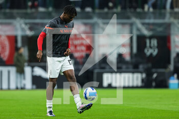 2022-04-04 - Rafael Leao of AC Milan warms up during the Serie A 2021/22 football match between AC Milan and Bologna FC at Giuseppe Meazza Stadium, Milan, Italy on April 04, 2022 - AC MILAN VS BOLOGNA FC - ITALIAN SERIE A - SOCCER