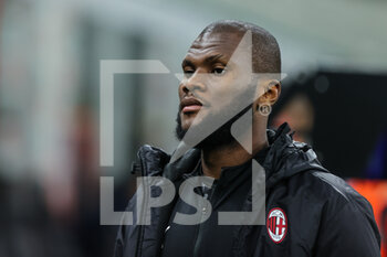2022-04-04 - Franck Kessie of AC Milan looks on during the Serie A 2021/22 football match between AC Milan and Bologna FC at Giuseppe Meazza Stadium, Milan, Italy on April 04, 2022 - AC MILAN VS BOLOGNA FC - ITALIAN SERIE A - SOCCER