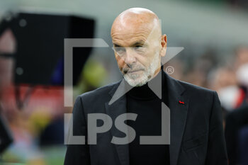 2022-04-04 - Stefano Pioli Head Coach of AC Milan looks on during the Serie A 2021/22 football match between AC Milan and Bologna FC at Giuseppe Meazza Stadium, Milan, Italy on April 04, 2022 - AC MILAN VS BOLOGNA FC - ITALIAN SERIE A - SOCCER