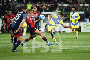 2022-04-09 - Paulo Dybala (juventus) shooting on goal - CAGLIARI CALCIO VS JUVENTUS FC - ITALIAN SERIE A - SOCCER