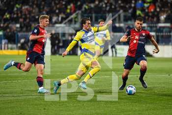 2022-04-09 - Dusan Vlahovic (juventus) in action - CAGLIARI CALCIO VS JUVENTUS FC - ITALIAN SERIE A - SOCCER