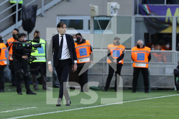 2022-04-09 - Simone Inzaghi Head Coach of FC Internazionale during the Serie A 2021/22 football match between FC Internazionale and Hellas Verona FC at Giuseppe Meazza Stadium, Milan, Italy on April 09, 2022 - INTER - FC INTERNAZIONALE VS HELLAS VERONA FC - ITALIAN SERIE A - SOCCER