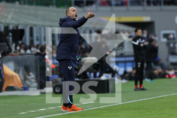 2022-04-09 - Igor Tudor Head Coach of Hellas Verona FC reacts from the bench during the Serie A 2021/22 football match between FC Internazionale and Hellas Verona FC at Giuseppe Meazza Stadium, Milan, Italy on April 09, 2022 - INTER - FC INTERNAZIONALE VS HELLAS VERONA FC - ITALIAN SERIE A - SOCCER