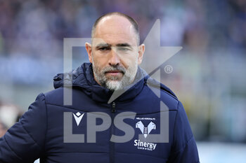 2022-04-09 - Igor Tudor Head Coach of Hellas Verona FC looks on during the Serie A 2021/22 football match between FC Internazionale and Hellas Verona FC at Giuseppe Meazza Stadium, Milan, Italy on April 09, 2022 - INTER - FC INTERNAZIONALE VS HELLAS VERONA FC - ITALIAN SERIE A - SOCCER