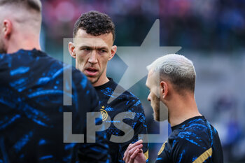 2022-04-09 - Ivan Perisic of FC Internazionale warms up during the Serie A 2021/22 football match between FC Internazionale and Hellas Verona FC at Giuseppe Meazza Stadium, Milan, Italy on April 09, 2022 - INTER - FC INTERNAZIONALE VS HELLAS VERONA FC - ITALIAN SERIE A - SOCCER