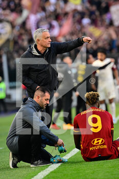 2022-04-10 - Jose’ Mourinho coach (AS Roma) during the  Italian Football Championship League A 2021/2022 match between AS Roma vs US Salernitana at the Olimpic Stadium in Rome  on 10 April 2022. - AS ROMA VS US SALERNITANA - ITALIAN SERIE A - SOCCER