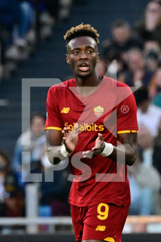 2022-04-10 - Tammy Abraham (AS Roma) during the  Italian Football Championship League A 2021/2022 match between AS Roma vs US Salernitana at the Olimpic Stadium in Rome  on 10 April 2022. - AS ROMA VS US SALERNITANA - ITALIAN SERIE A - SOCCER