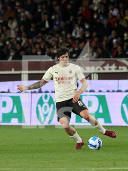 2022-04-10 - Sandro Tonali (AC Milan) about to kick the ball - TORINO FC VS AC MILAN - ITALIAN SERIE A - SOCCER