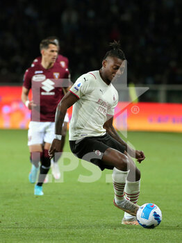 2022-04-10 - Rafael Leao (AC Milan) controlling the ball - TORINO FC VS AC MILAN - ITALIAN SERIE A - SOCCER