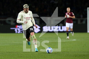 2022-04-10 - Theo Hernandez (AC Milan) running towards the ball - TORINO FC VS AC MILAN - ITALIAN SERIE A - SOCCER