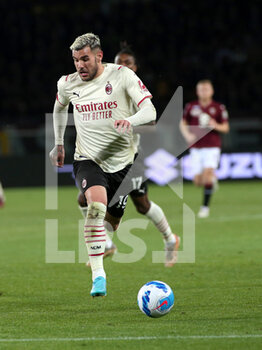 2022-04-10 - Theo Hernandez (AC Milan) running towards the ball - TORINO FC VS AC MILAN - ITALIAN SERIE A - SOCCER