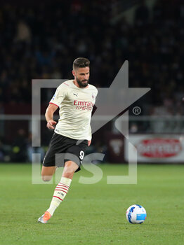 2022-04-10 - Olivier Giroud (AC Milan) running towards the ball - TORINO FC VS AC MILAN - ITALIAN SERIE A - SOCCER
