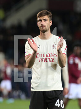 2022-04-10 - Matteo Gabbia (AC Milan) clapping - TORINO FC VS AC MILAN - ITALIAN SERIE A - SOCCER