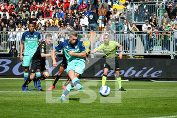 2022-04-10 - Udinese's Gerard Deulofeu scores a goal on penalty 0-1 - VENEZIA FC VS UDINESE CALCIO - ITALIAN SERIE A - SOCCER