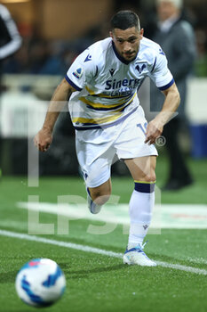 2022-04-18 - Gianluca Caprari (Hellas Verona FC) in action - ATALANTA BC VS HELLAS VERONA FC - ITALIAN SERIE A - SOCCER