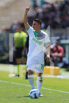 2022-04-16 - Giacomo Raspadori of US SASSUOLO in action during the Serie A match between Cagliari Calcio and US Sassuolo at Unipol Domus on April 16, 2022 in Cagliari, Italy. - CAGLIARI CALCIO VS US SASSUOLO - ITALIAN SERIE A - SOCCER