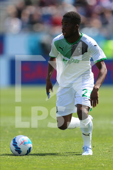 2022-04-16 - Hamed Traorè of US SASSUOLO in action during the Serie A match between Cagliari Calcio and US Sassuolo at Unipol Domus on April 16, 2022 in Cagliari, Italy. - CAGLIARI CALCIO VS US SASSUOLO - ITALIAN SERIE A - SOCCER