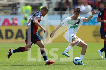 2022-04-16 - Flip Djuricic of US SASSUOLO in action during the Serie A match between Cagliari Calcio and US Sassuolo at Unipol Domus on April 16, 2022 in Cagliari, Italy. - CAGLIARI CALCIO VS US SASSUOLO - ITALIAN SERIE A - SOCCER