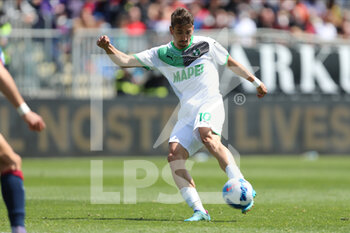 2022-04-16 - Filip Djuricic of US SASSUOLO in action during the Serie A match between Cagliari Calcio and US Sassuolo at Unipol Domus on April 16, 2022 in Cagliari, Italy. - CAGLIARI CALCIO VS US SASSUOLO - ITALIAN SERIE A - SOCCER