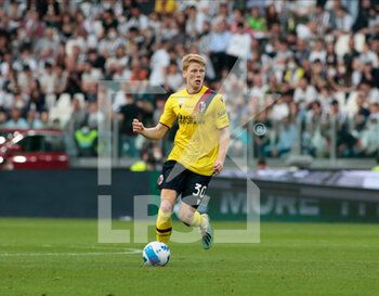 2022-04-16 - Jerdy Schouten of Bologna during the Italian Serie A football match between Juventus FC and Bologna on April 16, 2022 at Allianz Stadium in Turin, Italy - JUVENTUS FC VS BOLOGNA FC - ITALIAN SERIE A - SOCCER
