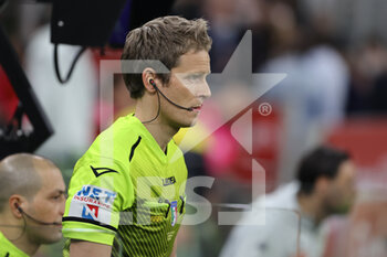 2022-04-15 - Referee Daniele Chiffi during the Serie A 2021/22 football match between AC Milan and Genoa CFC at Giuseppe Meazza Stadium, Milan, Italy on April 15, 2022 - AC MILAN VS GENOA CFC - ITALIAN SERIE A - SOCCER