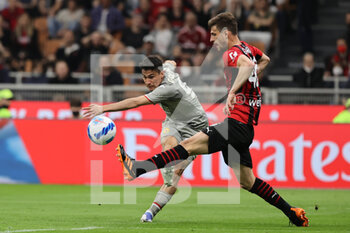 2022-04-15 - Pablo Galdames of Genoa CFC and Matteo Gabbia of AC Milan  in action during the Serie A 2021/22 football match between AC Milan and Genoa CFC at Giuseppe Meazza Stadium, Milan, Italy on April 15, 2022 - AC MILAN VS GENOA CFC - ITALIAN SERIE A - SOCCER