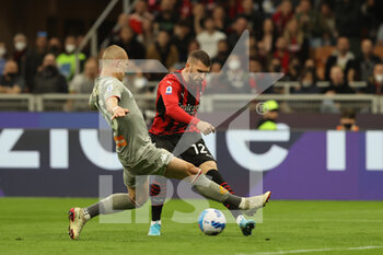 2022-04-15 - Ante Rebic of AC Milan in action during the Serie A 2021/22 football match between AC Milan and Genoa CFC at Giuseppe Meazza Stadium, Milan, Italy on April 15, 2022 - AC MILAN VS GENOA CFC - ITALIAN SERIE A - SOCCER
