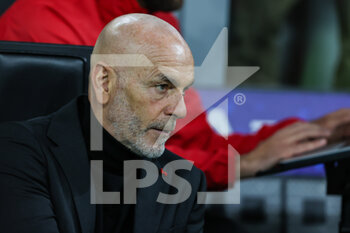2022-04-15 - Stefano Pioli Head Coach of AC Milan looks on during the Serie A 2021/22 football match between AC Milan and Genoa CFC at Giuseppe Meazza Stadium, Milan, Italy on April 15, 2022 - AC MILAN VS GENOA CFC - ITALIAN SERIE A - SOCCER