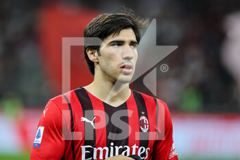 2022-04-15 - Sandro Tonali of AC Milan looks on during the Serie A 2021/22 football match between AC Milan and Genoa CFC at Giuseppe Meazza Stadium, Milan, Italy on April 15, 2022 - AC MILAN VS GENOA CFC - ITALIAN SERIE A - SOCCER