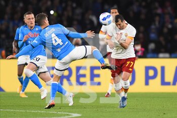 2022-04-18 - Diego Demme (SSC Napoli) and Henrikh Mkhitaryan ( AS. Roma) They compete for the ball during the Serie A 2021/22 match between SSC Napoli  and AS Roma at Diego Armando Maradona Stadium - SSC NAPOLI VS AS ROMA - ITALIAN SERIE A - SOCCER