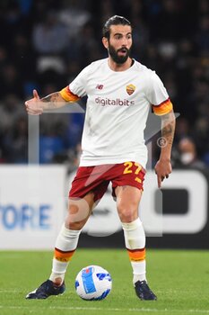 2022-04-18 - Javier Pastore (AS Roma) in action  with the ball during the Serie A 2021/22 match between SSC Napoli  and AS Roma at Diego Armando Maradona Stadium - SSC NAPOLI VS AS ROMA - ITALIAN SERIE A - SOCCER