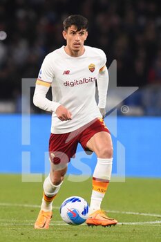 2022-04-18 - Leonardo Spinazzola ( AS. Roma) in action with the ball during the Serie A 2021/22 match between SSC Napoli  and AS Roma at Diego Armando Maradona Stadium - SSC NAPOLI VS AS ROMA - ITALIAN SERIE A - SOCCER