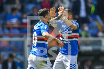 2022-04-16 - Francesco Caputo  (Sampdoria) and Tomás Rincón (Sampdoria) celebrates after scoring a goal 1 - 2 - UC SAMPDORIA VS US SALERNITANA - ITALIAN SERIE A - SOCCER