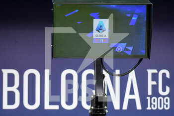 2022-04-24 - The Bologna FC VAR Monitor - BOLOGNA FC VS UDINESE CALCIO - ITALIAN SERIE A - SOCCER