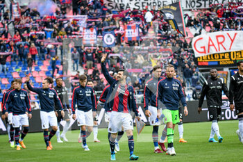 2022-04-24 - Bologna players enter the pitch - BOLOGNA FC VS UDINESE CALCIO - ITALIAN SERIE A - SOCCER