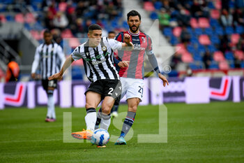 2022-04-24 - Udinese's Nehuen Perèz in action against Bologna's Roberto Soriano - BOLOGNA FC VS UDINESE CALCIO - ITALIAN SERIE A - SOCCER