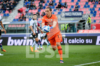 2022-04-24 - Udinese's Marco Silvestri saves a goal - BOLOGNA FC VS UDINESE CALCIO - ITALIAN SERIE A - SOCCER