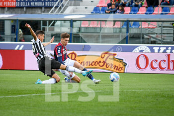 2022-04-24 - Bologna's Aaron Hickey scores a goal 1-0 - BOLOGNA FC VS UDINESE CALCIO - ITALIAN SERIE A - SOCCER