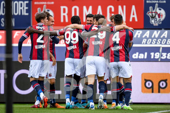 2022-04-24 - Bologna players happiness - BOLOGNA FC VS UDINESE CALCIO - ITALIAN SERIE A - SOCCER