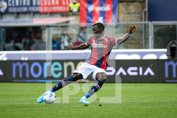 2022-04-24 - Bologna's Musa Barrow tries to score a goal - BOLOGNA FC VS UDINESE CALCIO - ITALIAN SERIE A - SOCCER